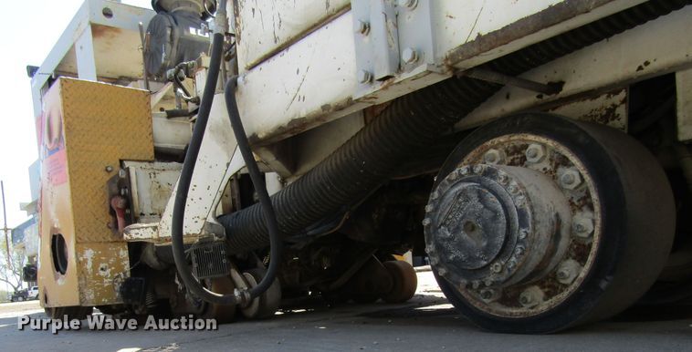 image for item FD9425 2002 Boart Longyear PC390S pavement grinder