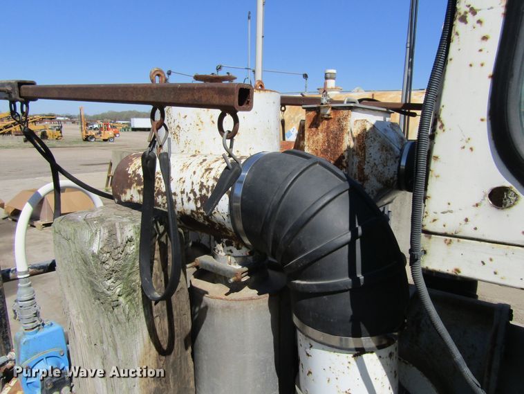 image for item FD9425 2002 Boart Longyear PC390S pavement grinder