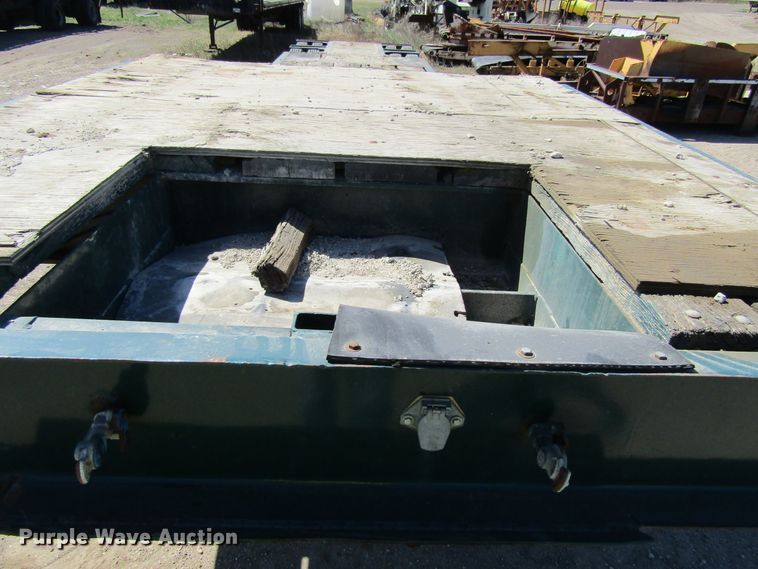 image for item FD9426 1976 LKI equipment trailer