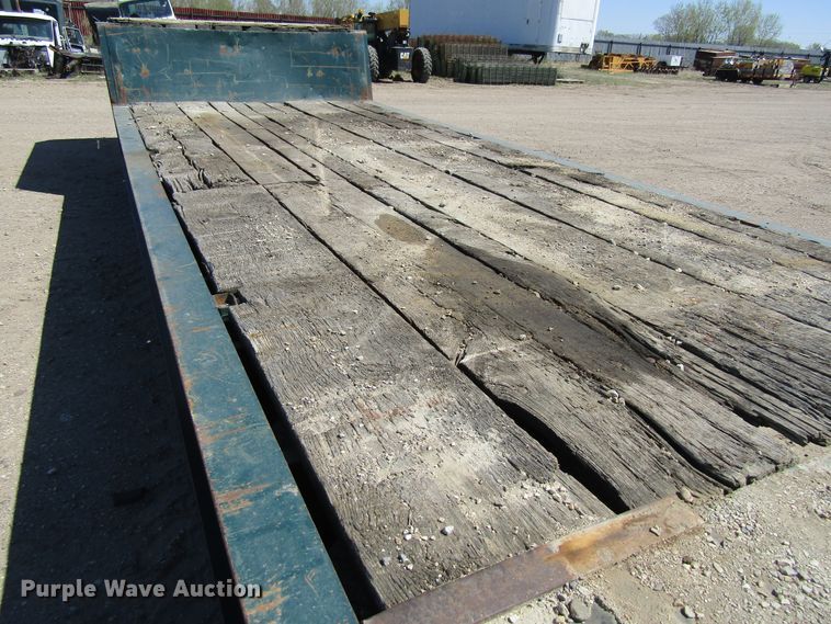 image for item FD9426 1976 LKI equipment trailer