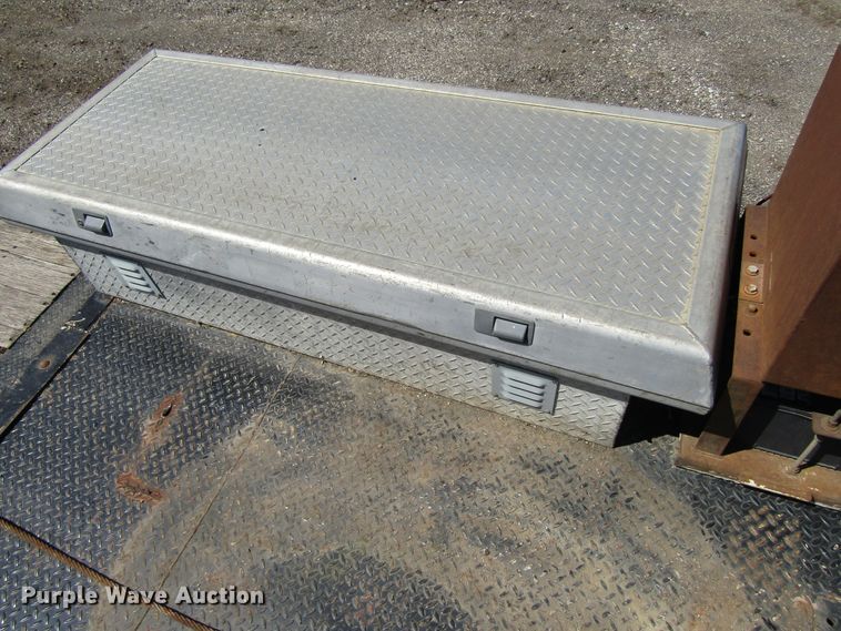 image for item FD9429 2004 Landoll 317 equipment trailer