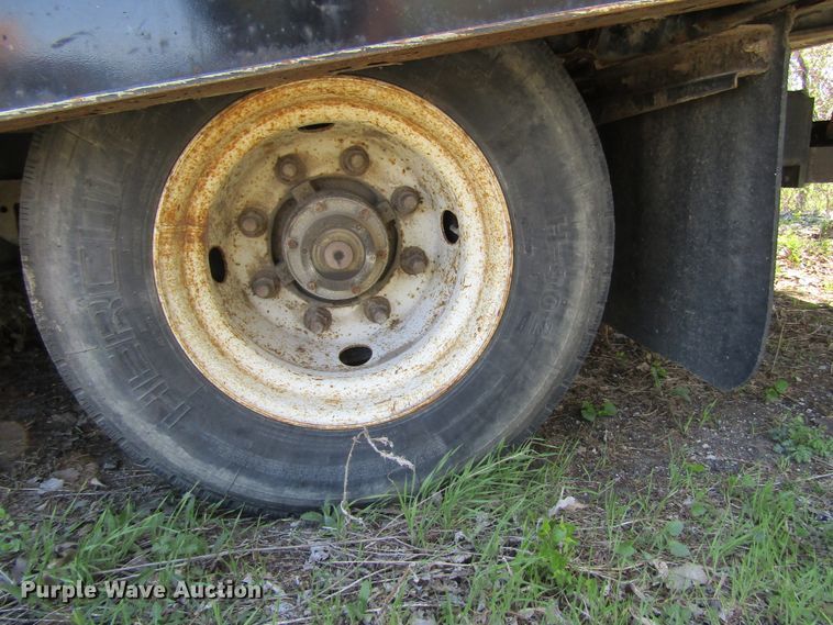 image for item FD9429 2004 Landoll 317 equipment trailer