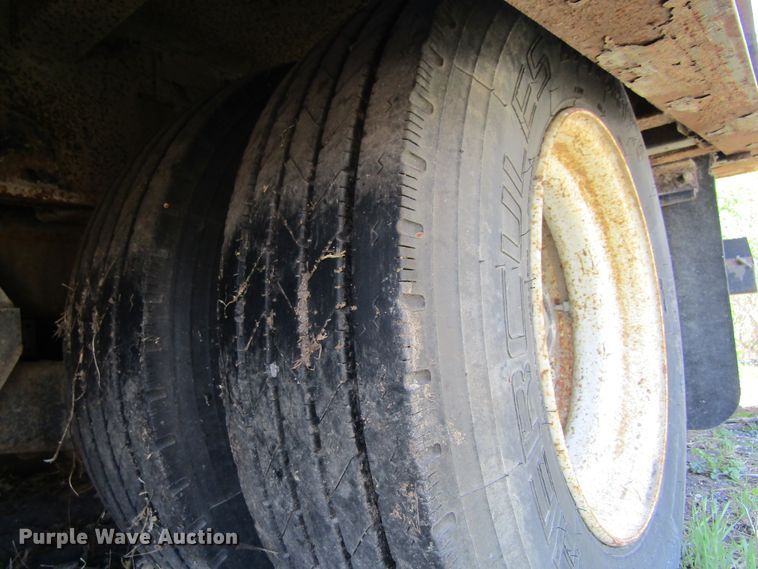 image for item FD9429 2004 Landoll 317 equipment trailer