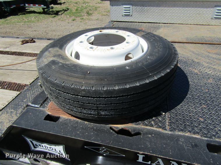 image for item FD9429 2004 Landoll 317 equipment trailer