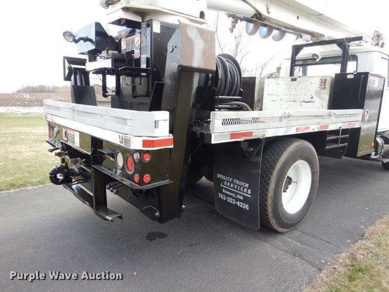 image for item FX9087 2000 International 4900 digger derrick truck