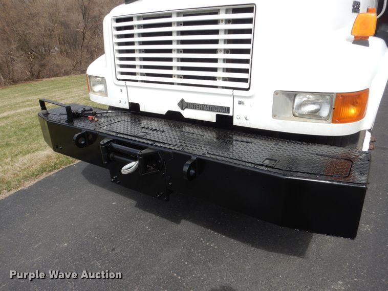 image for item FX9087 2000 International 4900 digger derrick truck