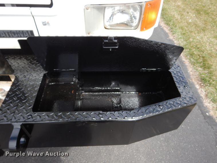 image for item FX9087 2000 International 4900 digger derrick truck