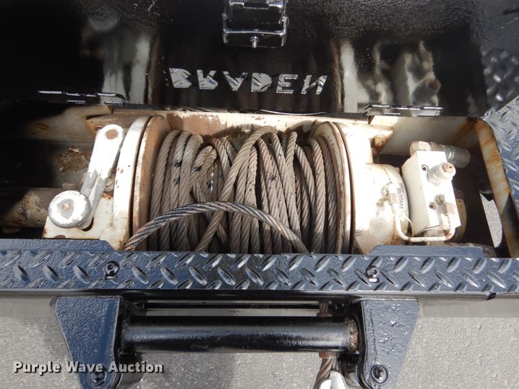 image for item FX9087 2000 International 4900 digger derrick truck