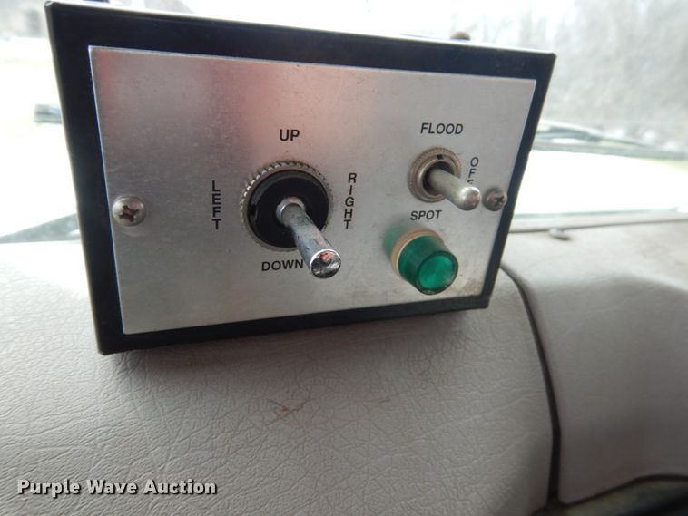 image for item FX9087 2000 International 4900 digger derrick truck