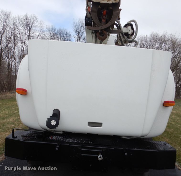 image for item FX9087 2000 International 4900 digger derrick truck