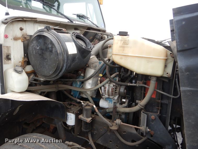 image for item FX9087 2000 International 4900 digger derrick truck