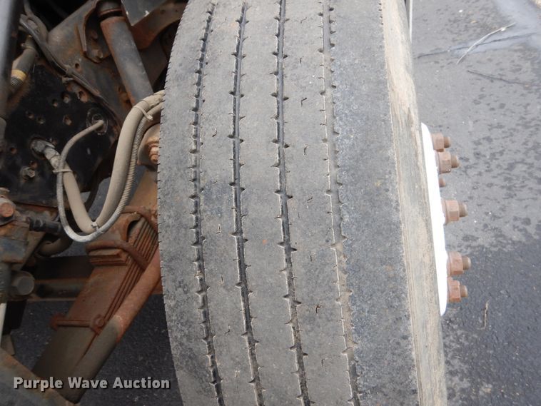 image for item FX9087 2000 International 4900 digger derrick truck