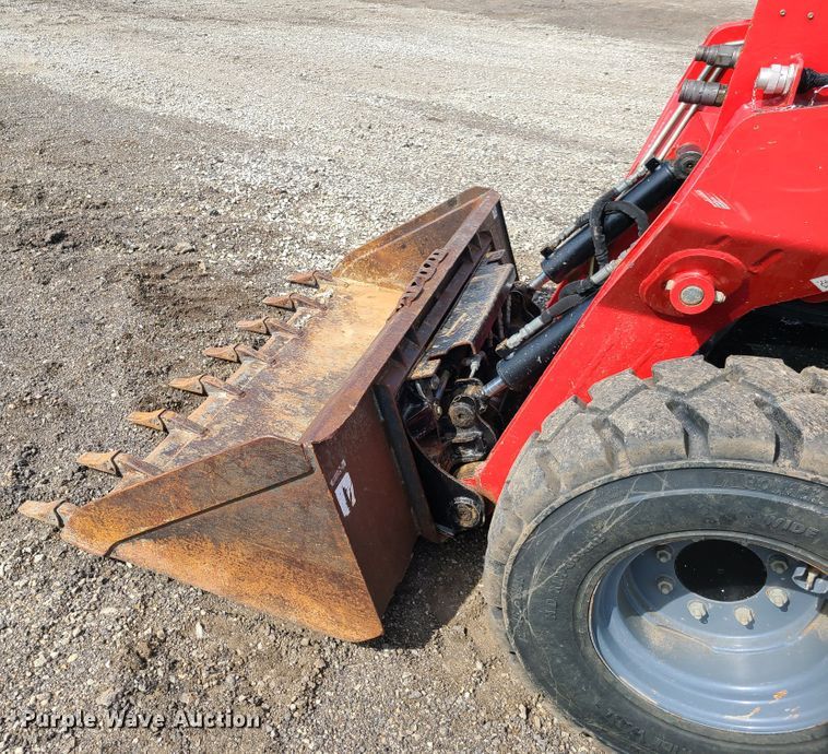 image for item FX9502 Takeuchi TS70V  skid steer loader