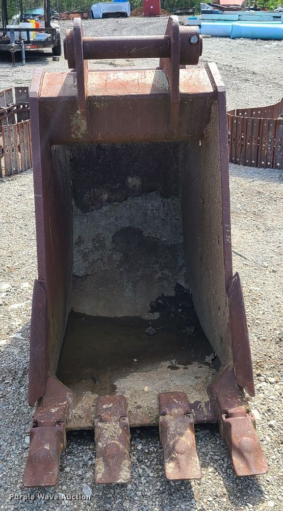 image for item FX9503 Esco 255 32"W excavator bucket