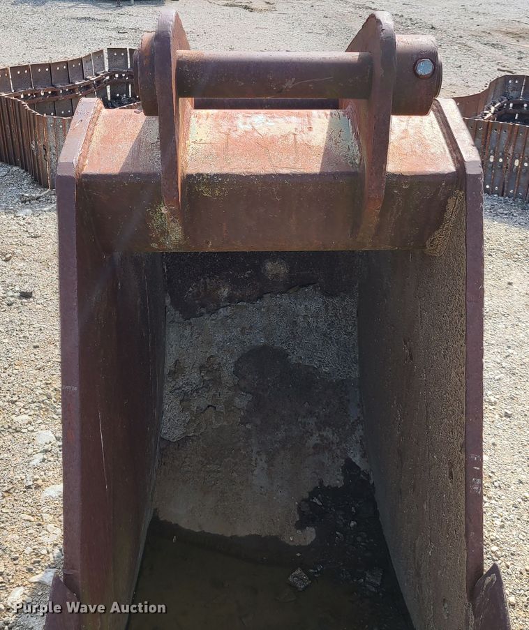 image for item FX9503 Esco 255 32"W excavator bucket