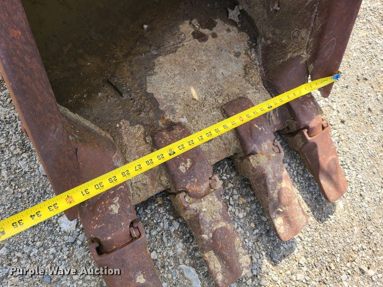 image for item FX9503 Esco 255 32"W excavator bucket