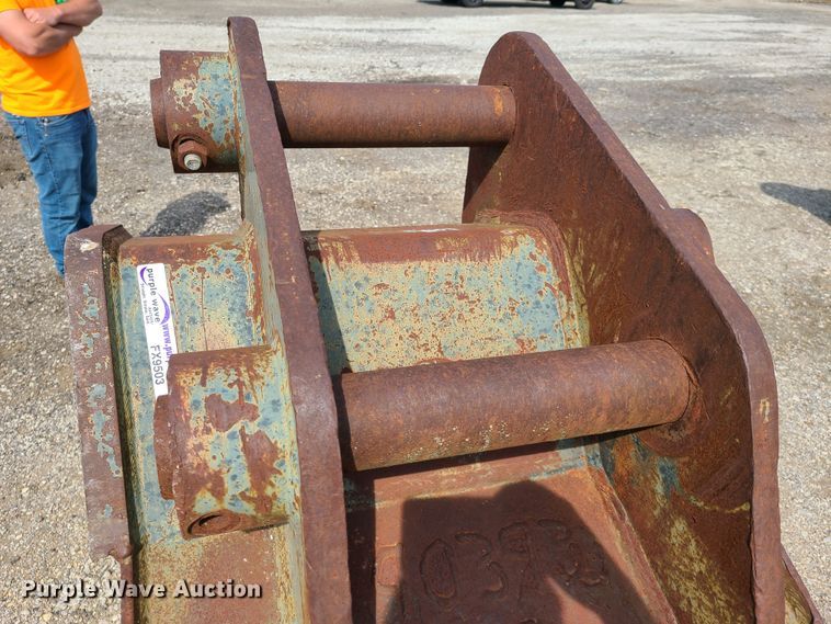 image for item FX9503 Esco 255 32"W excavator bucket