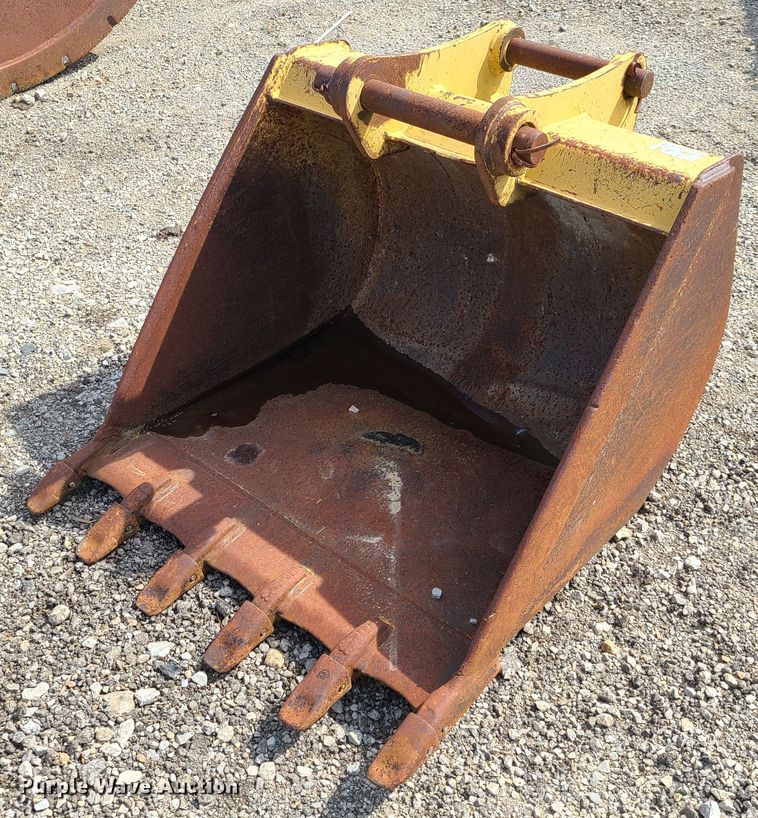 image for item FX9504 36"W backhoe bucket