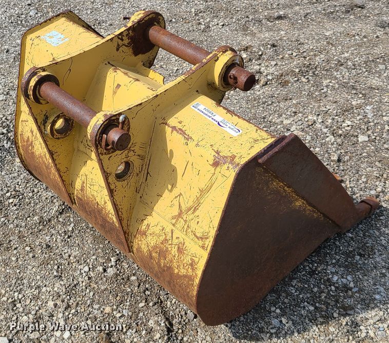 image for item FX9504 36"W backhoe bucket