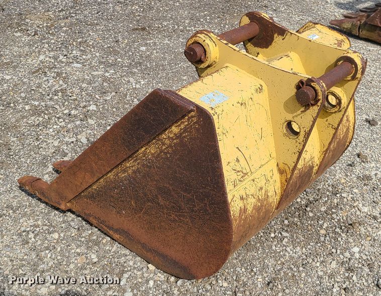 image for item FX9504 36"W backhoe bucket