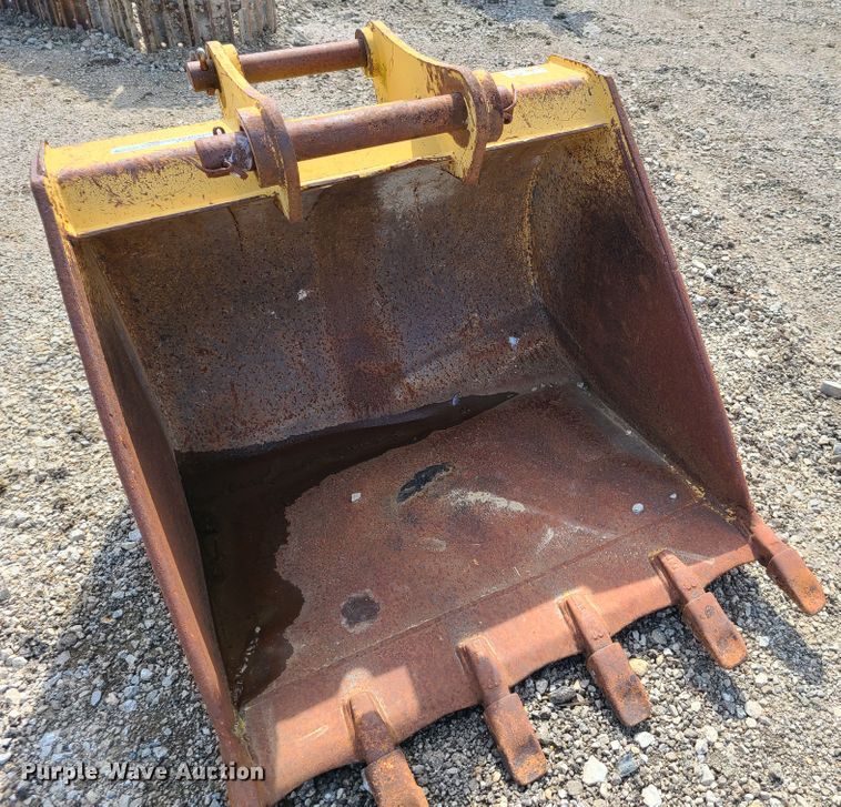 image for item FX9504 36"W backhoe bucket