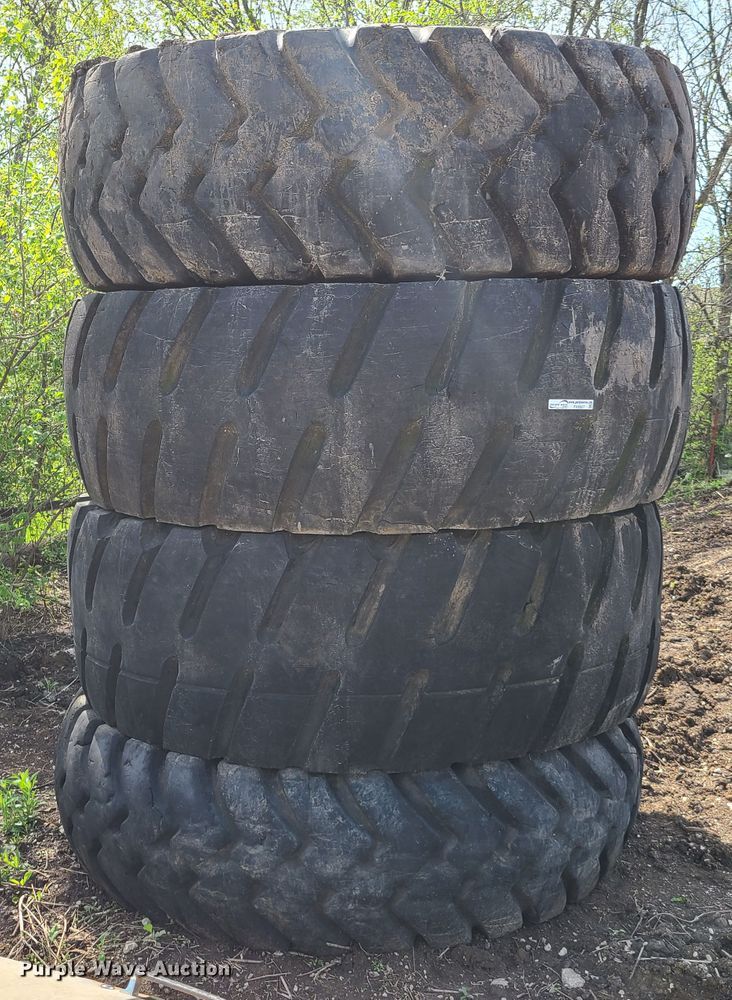 image for item FX9507 (4) 29.5 x 35 tires