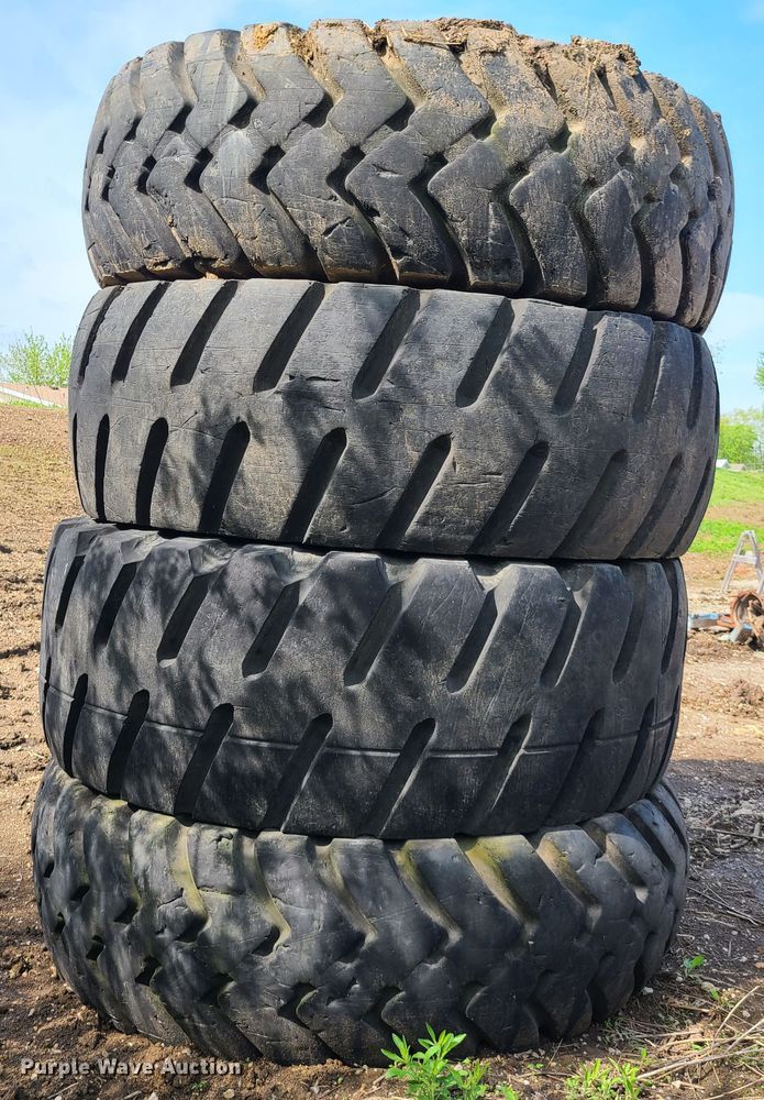 image for item FX9507 (4) 29.5 x 35 tires