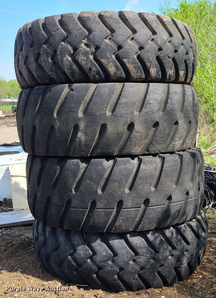 image for item FX9507 (4) 29.5 x 35 tires