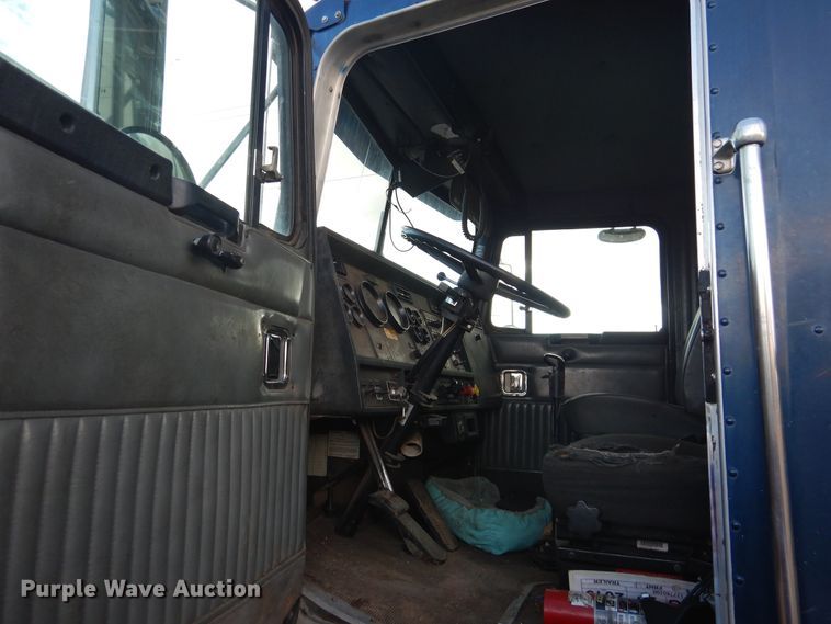 image for item GE9374 1994 Kenworth T800 log loader truck with trailer