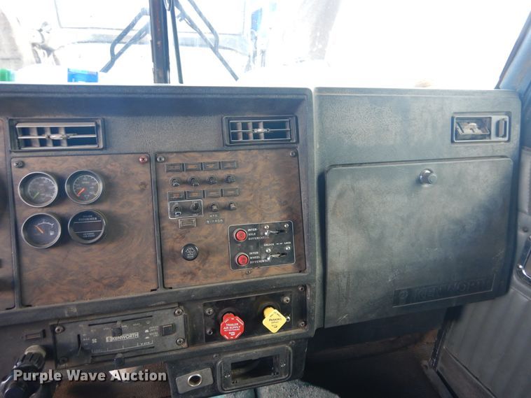 image for item GE9374 1994 Kenworth T800 log loader truck with trailer