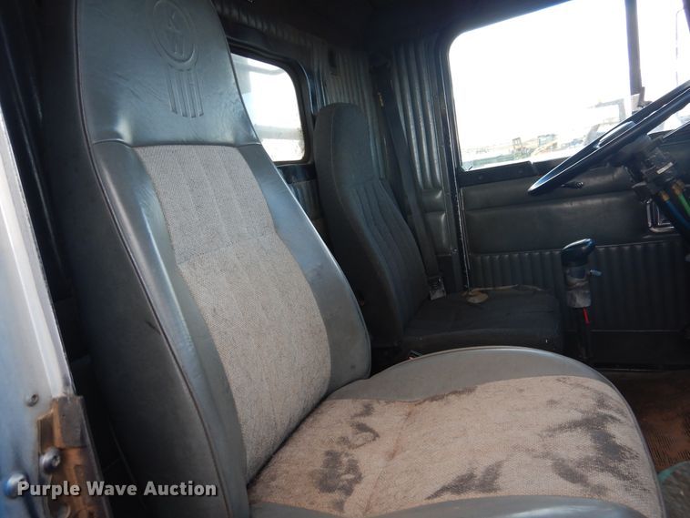 image for item GE9374 1994 Kenworth T800 log loader truck with trailer