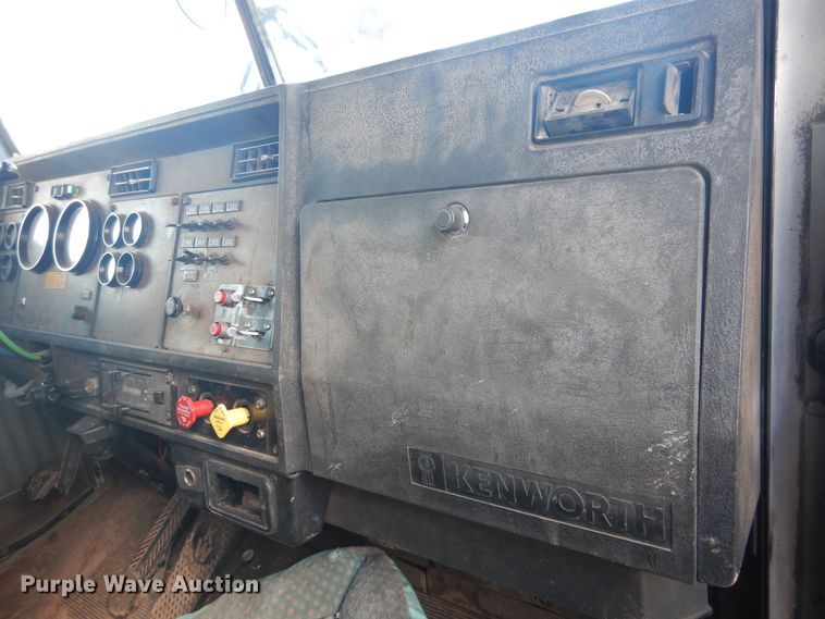 image for item GE9374 1994 Kenworth T800 log loader truck with trailer