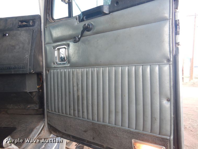 image for item GE9374 1994 Kenworth T800 log loader truck with trailer