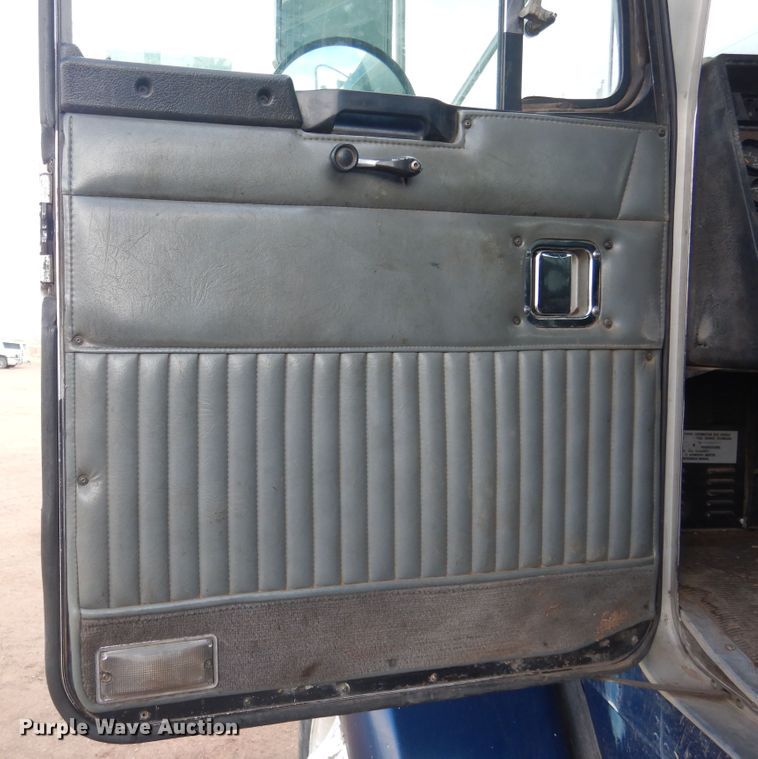 image for item GE9374 1994 Kenworth T800 log loader truck with trailer