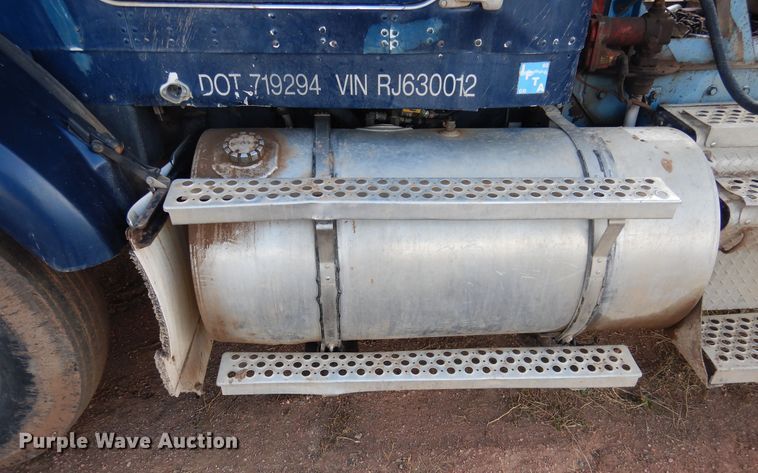 image for item GE9374 1994 Kenworth T800 log loader truck with trailer