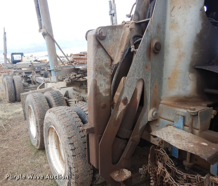 image for item GE9374 1994 Kenworth T800 log loader truck with trailer