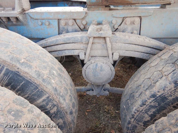 image for item GE9374 1994 Kenworth T800 log loader truck with trailer