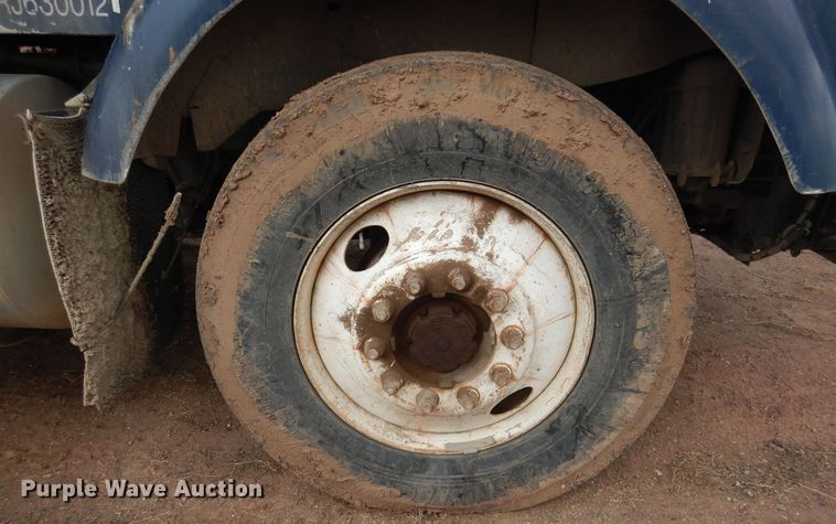 image for item GE9374 1994 Kenworth T800 log loader truck with trailer