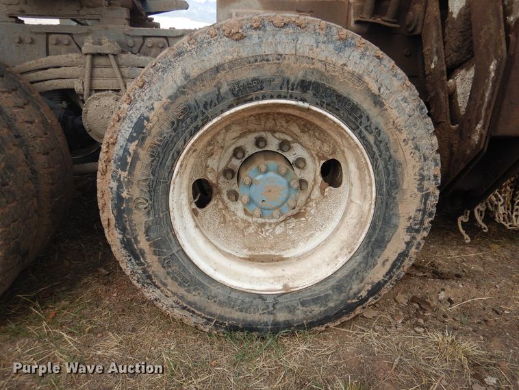 image for item GE9374 1994 Kenworth T800 log loader truck with trailer