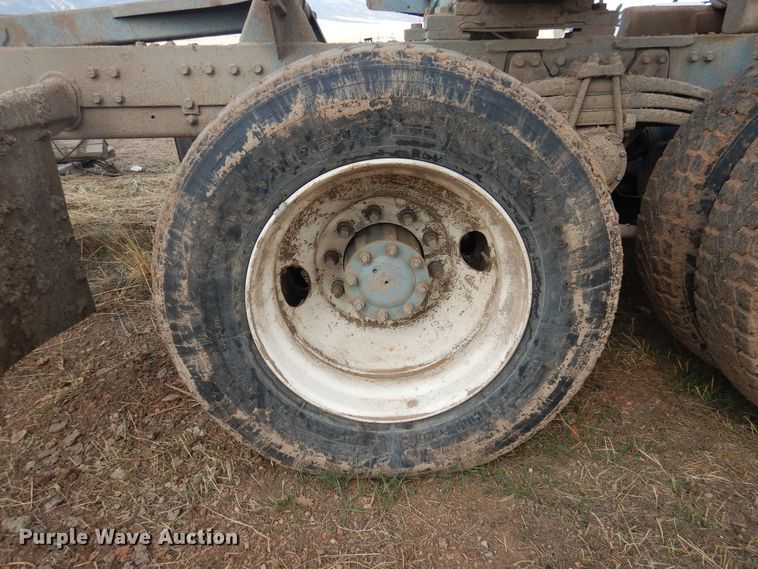 image for item GE9374 1994 Kenworth T800 log loader truck with trailer