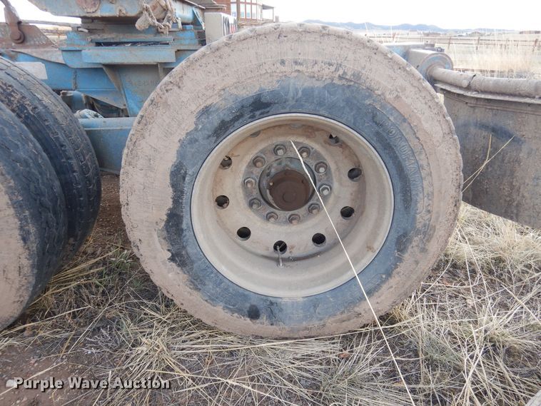 image for item GE9374 1994 Kenworth T800 log loader truck with trailer