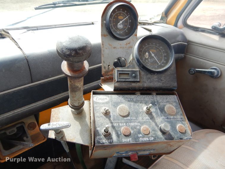 image for item GG9723 1984 Chevrolet C70 oil distribution truck