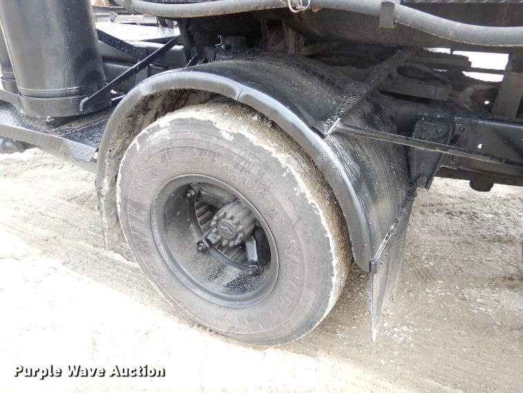 image for item GG9723 1984 Chevrolet C70 oil distribution truck