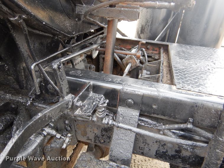 image for item GG9723 1984 Chevrolet C70 oil distribution truck