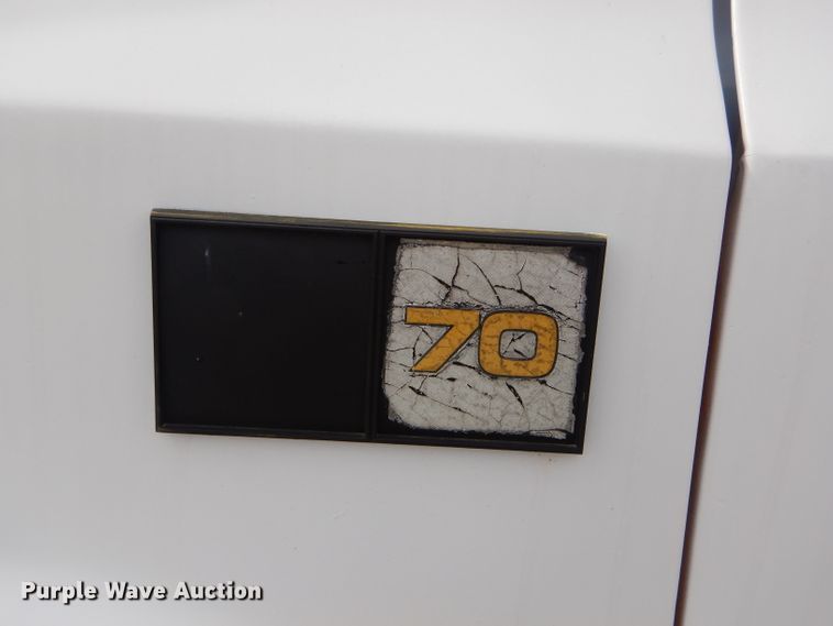 image for item GG9723 1984 Chevrolet C70 oil distribution truck