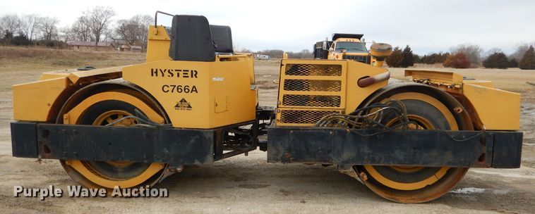 image for item GG9724 Hyster C766A vibratory double drum roller