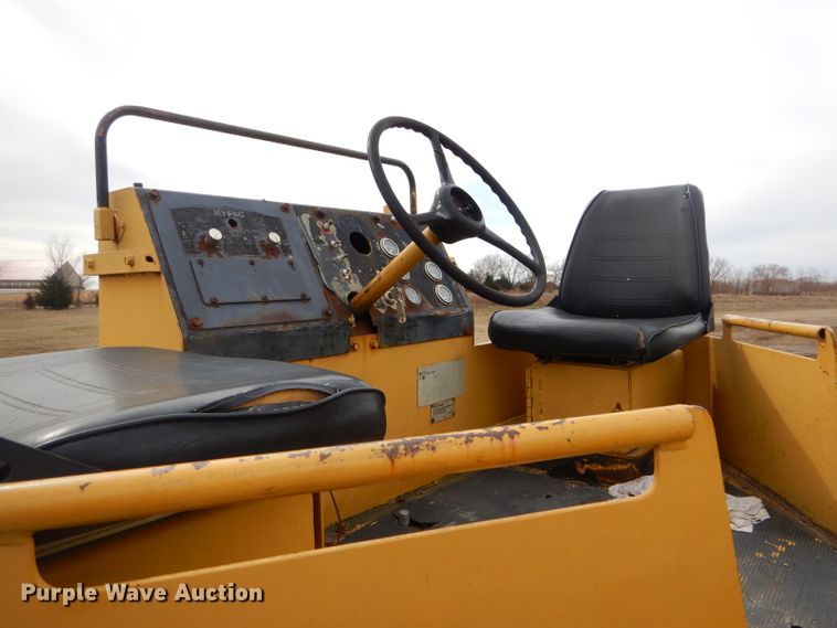 image for item GG9724 Hyster C766A vibratory double drum roller