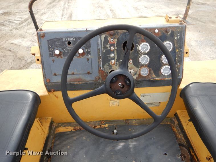 image for item GG9724 Hyster C766A vibratory double drum roller