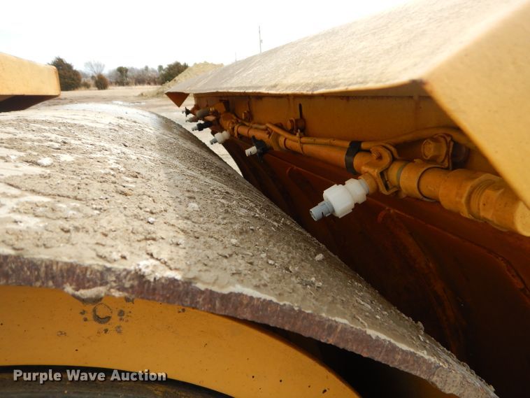 image for item GG9724 Hyster C766A vibratory double drum roller