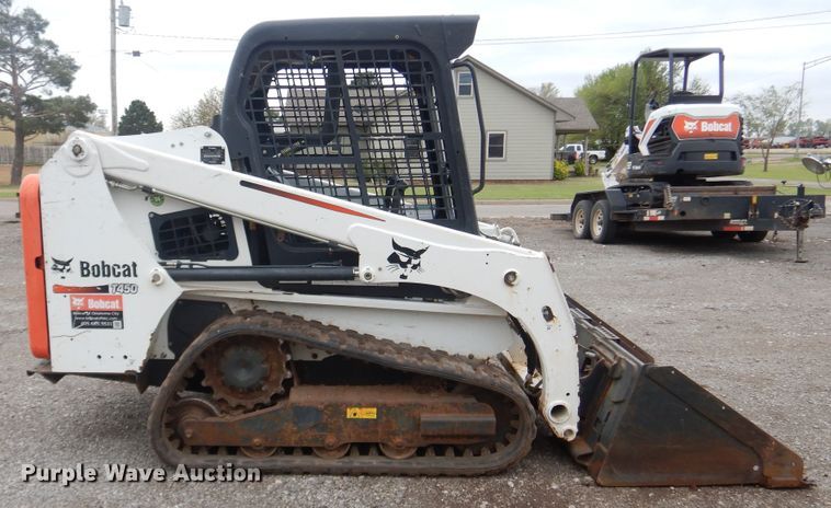 image for item GK9213 2016 Bobcat T450  tracked skid steer loader